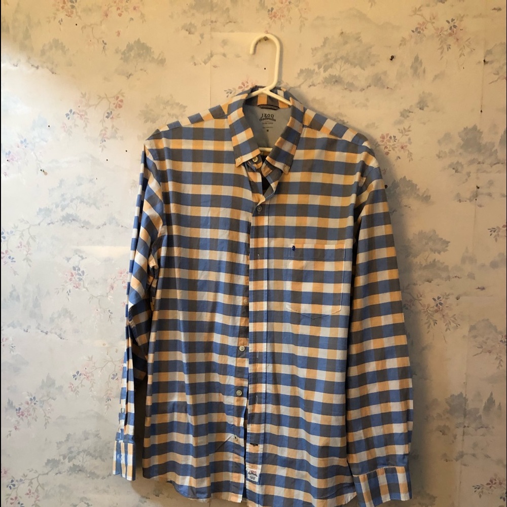 Men’s Izod button up dress shirt. Size medium